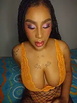 Snapshot of Queen_Amara chatting on May 20, 3:56 am Queen Amara online show from May 20, 3:56 am