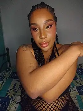 Snapshot of Queen_Amara chatting on May 29, 3:48 am Queen Amara online show from May 29, 3:48 am