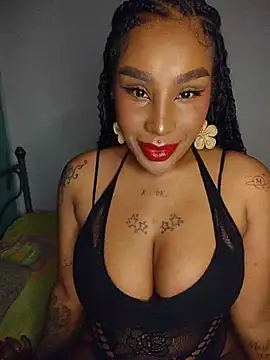 Snapshot of Queen_Amara chatting on July 9, 4:38 am Queen Amara online show from July 9, 4:38 am