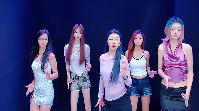 queen-001 online show from September 24, 10:35 pm