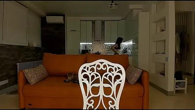Snapshot of strawbery_Dolly chatting on October 22, 8:19 pm strawbery Dolly online show from October 22, 8:19 pm