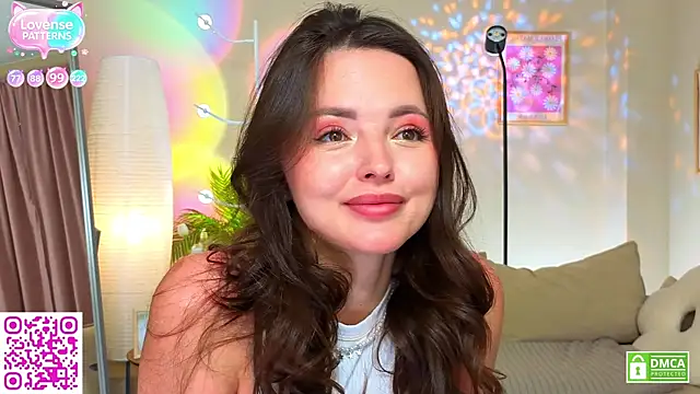 Snapshot of OliviaKis_ chatting on July 18, 8:18 am OliviaKis online show from July 18, 8:18 am