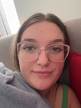 Snapshot of Bellatrisssaa chatting on September 10, 8:25 am Bellatrisssaa online show from September 10, 8:25 am