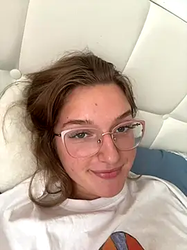 Snapshot of Bellatrisssaa chatting on September 13, 1:22 pm Bellatrisssaa online show from September 13, 1:22 pm