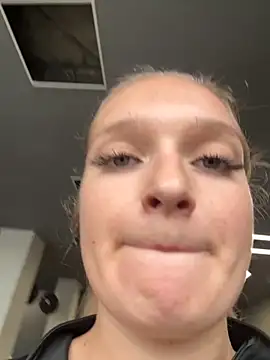 Snapshot of Bellatrisssaa chatting on September 29, 11:26 am Bellatrisssaa online show from September 29, 11:26 am