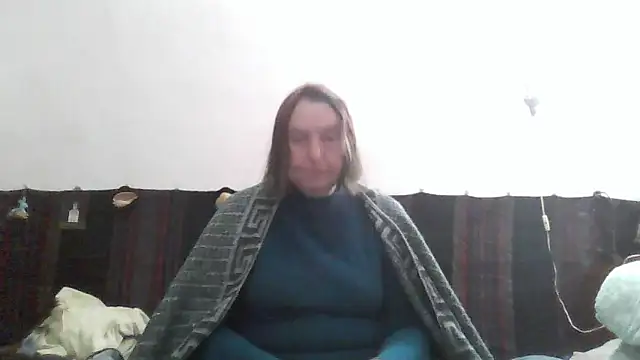 Snapshot of AnnaLive570 chatting on April 30, 3:35 am AnnaLive570 online show from April 30, 3:35 am