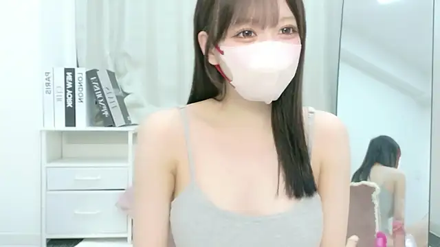 Snapshot of roachan_ chatting on July 13, 2:20 pm roachan online show from July 13, 2:20 pm