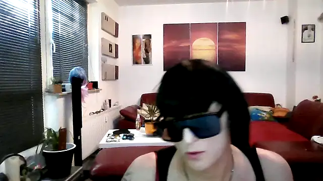 hellgirl1980 online show from September 23, 5:05 pm