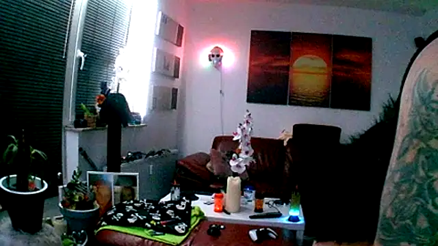 hellgirl1980 online show from December 4, 1:26 am