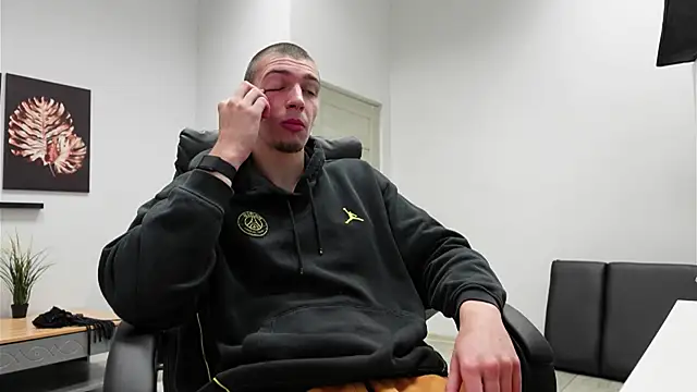 Ryan Dozer online show from October 25, 7:38 am