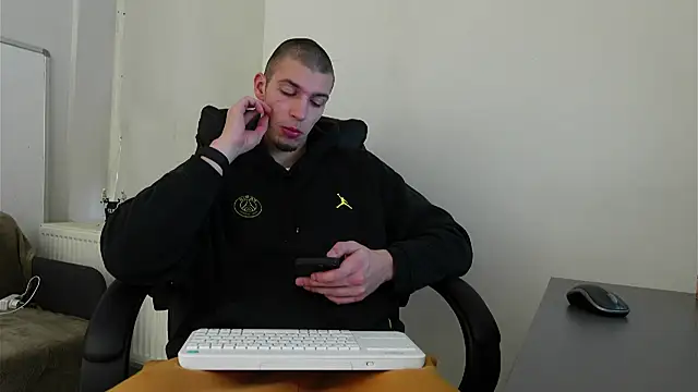 Ryan Dozer online show from November 8, 7:08 am