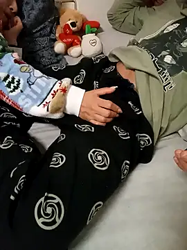 Andr3s69xxx online show from January 17, 11:52 pm