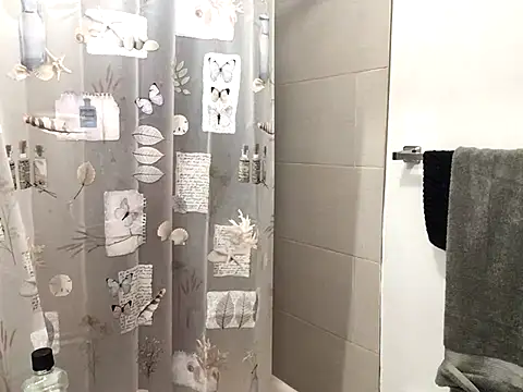 littyleesh1 online show from November 11, 3:28 am