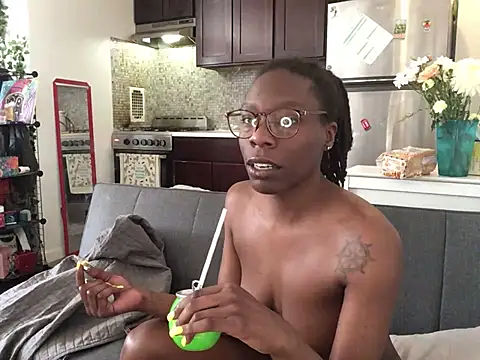 littyleesh1 online show from March 17, 6:44 pm