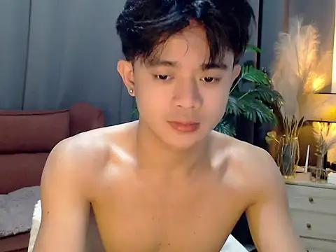 Snapshot of NautyBoyBrazeen_143 chatting on April 23, 9:06 pm NautyBoyBrazeen 143 online show from April 23, 9:06 pm