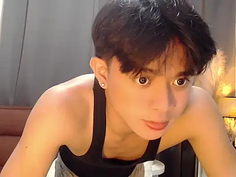 Snapshot of NautyBoyBrazeen_143 chatting on April 25, 1:25 pm NautyBoyBrazeen 143 online show from April 25, 1:25 pm