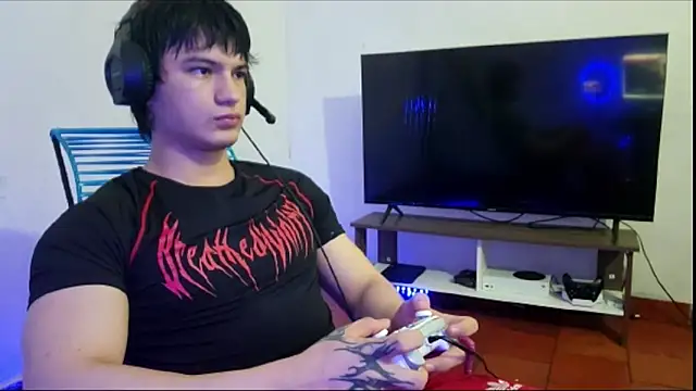 ErickWalton online show from October 31, 5:30 am