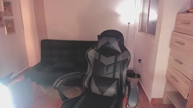 Nikkita Dragon online show from October 31, 2:23 am