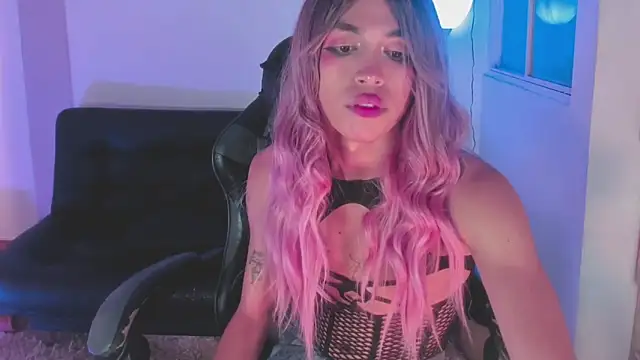 Nikkita Dragon online show from November 14, 1:59 am