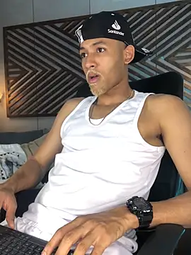 B Wild online show from October 21, 4:13 am