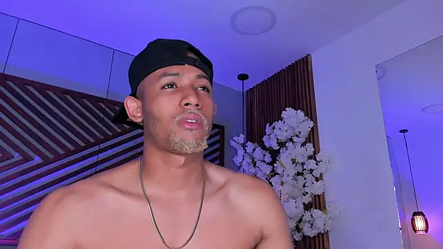 B Wild online show from January 15, 3:55 am