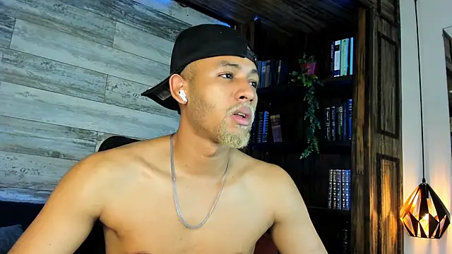 B Wild online show from March 25, 3:56 am