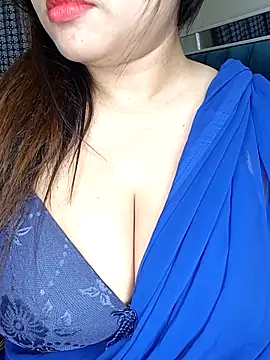 Snapshot of your---couple chatting on October 10, 4:39 pm your---couple online show from October 10, 4:39 pm