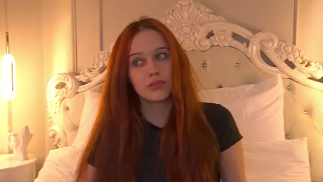 Snapshot of AnnaVelisse chatting on September 19, 8:05 am AnnaVelisse online show from September 19, 8:05 am