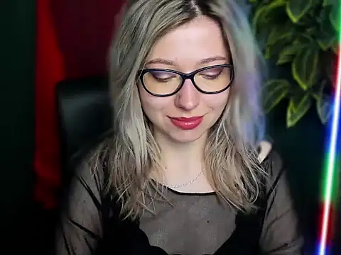 loveHeidi online show from April 10, 5:12 am