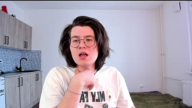 Derek Shameless online show from February 17, 12:45 pm