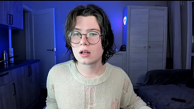 Derek Shameless online show from May 2, 9:20 pm