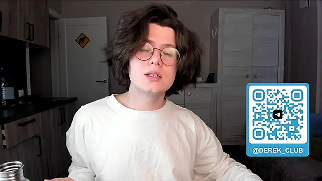 Derek Shameless online show from May 10, 6:24 pm