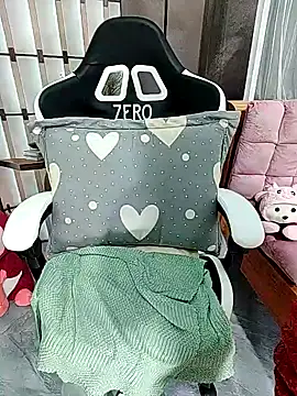 LadyMaiMai online show from November 8, 9:20 am