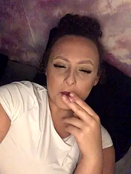 Snapshot of Welsh_Maya19X chatting on October 2, 9:44 pm Welsh Maya19X online show from October 2, 9:44 pm