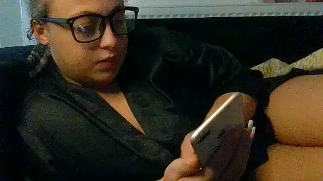 Snapshot of Welsh_Maya19X chatting on October 17, 12:30 pm Welsh Maya19X online show from October 17, 12:30 pm