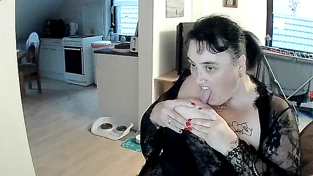 Snapshot of Minou1610 chatting on October 11, 4:27 pm Minou1610 online show from October 11, 4:27 pm