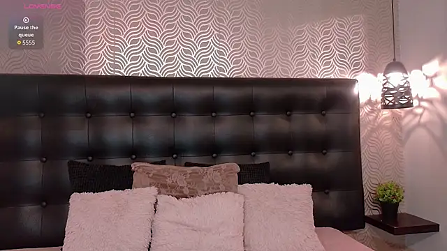 NaiaraMasson  online show from April 18, 12:09 pm