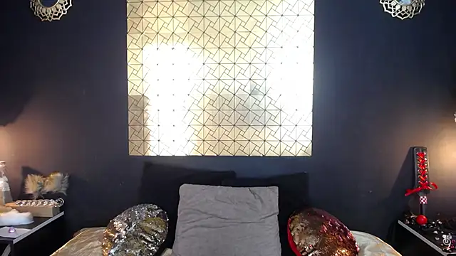 kinky momm online show from April 8, 3:45 pm