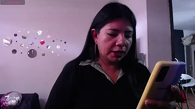 kinky momm online show from June 1, 5:03 pm
