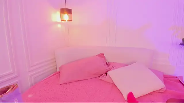 Dafne Hillss online show from February 27, 11:54 am