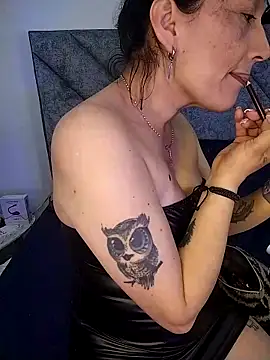 Shantey Laurent online show from December 2, 1:17 pm