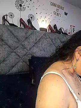 Shantey Laurent online show from January 17, 2:33 pm