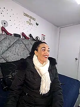 Shantey Laurent online show from February 5, 1:16 pm