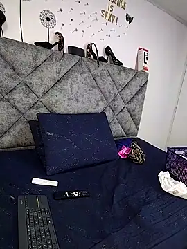 Shantey Laurent online show from February 22, 2:48 pm