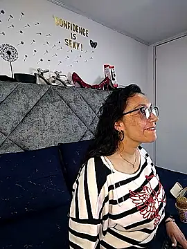 Shantey Laurent online show from March 23, 3:05 pm