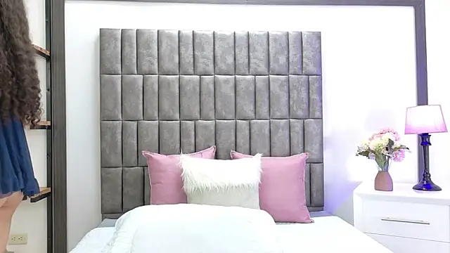 Skyler Fox  online show from July 16, 8:26 pm