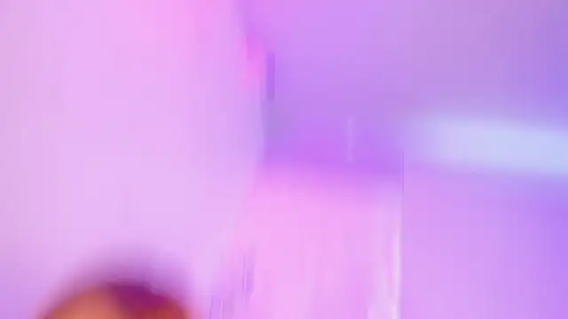 Issa Moon  online show from September 9, 3:11 pm