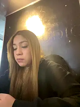 Issa Moon  online show from November 24, 2:22 am