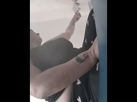 Snapshot of nakedgarbageperson chatting on October 28, 1:03 pm nakedgarbageperson online show from October 28, 1:03 pm