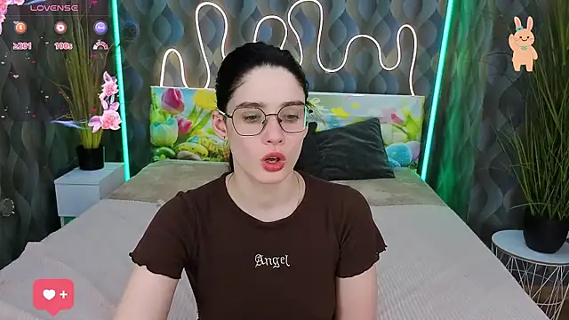 Charming Mysteriousss online show from April 6, 1:12 pm